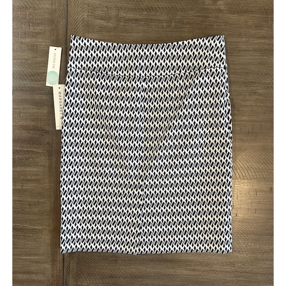 NWT Margaret M Christiana Pencil Skirt Black White Geometric Print Size Large - Picture 9 of 10